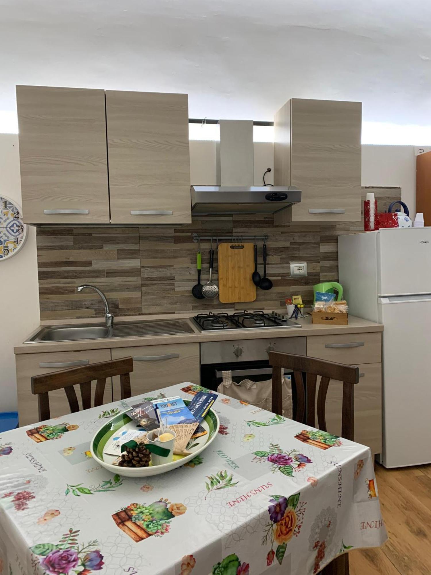 Arco Del Vescovo 1 호텔 아치레알레 객실 사진